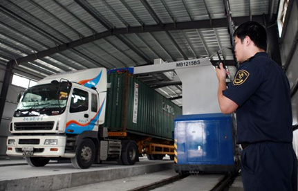 超級(jí)中國(guó)干線，讓客戶企業(yè)真正實(shí)現(xiàn)“在自家門口收發(fā)貨”。